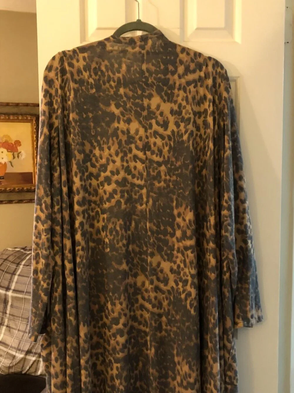 226 LEOPARD SARAH LONG SLEEVE WITH POCKETS XL LULAROE